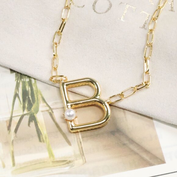 Kendra Scott Letter B Gold Freshwater Cultured Pearl Necklace - Picture 2 of 2